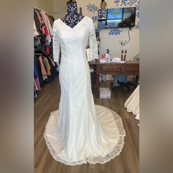 NWT Mingdas Wedding Gown